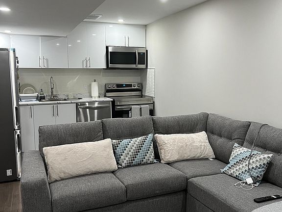 2nd image of 8 Grace Cres
