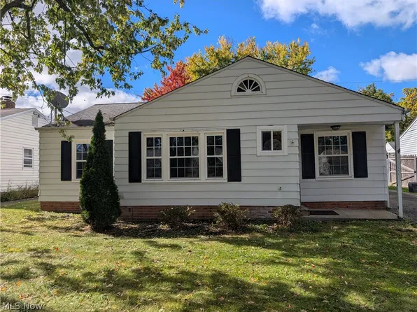 1210 Orchard Heights Dr, Mayfield Heights, OH 44124