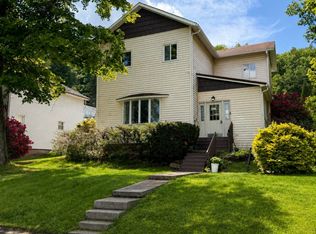 8 1st Ave, Reynoldsville, PA 15851