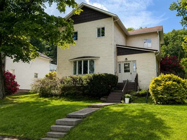 8 1st Ave, Reynoldsville, PA 15851