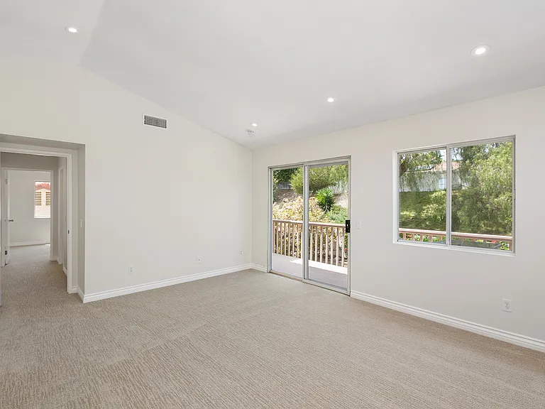 3428 Meadow View Dr — Photo 19