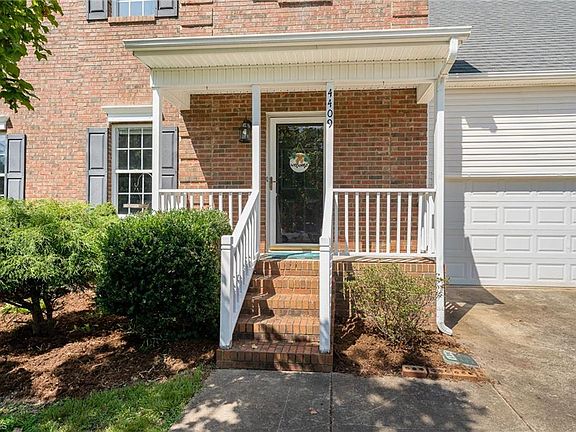 3rd image of 4409 Laurel Run Dr