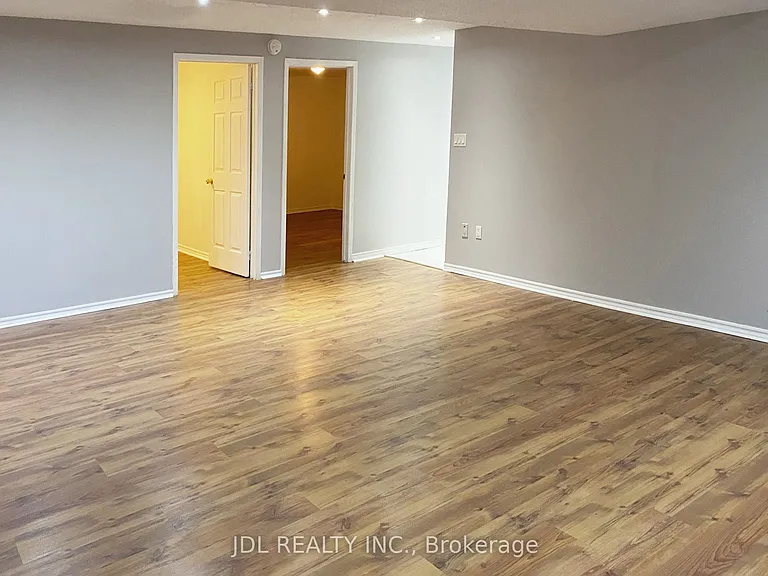 84 Adrian Cres #BASEMENT — Photo 8