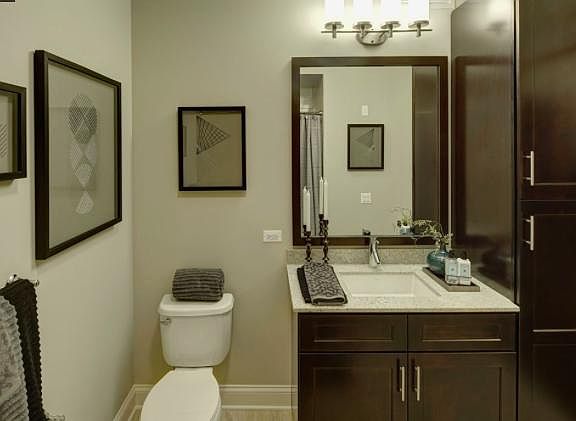 4th image of 55 W Hubbard St #2409