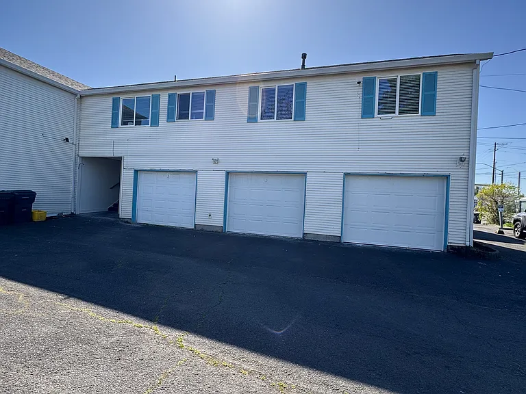 8244 SE Washington St — Photo 15