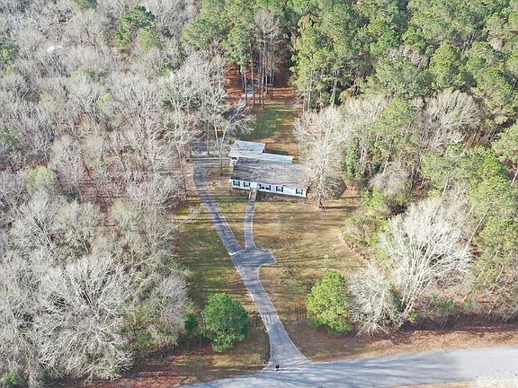 3rd image of 568 Three Mile Stretch Rd