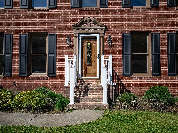 4th image of 5124 Meadow Creek Dr