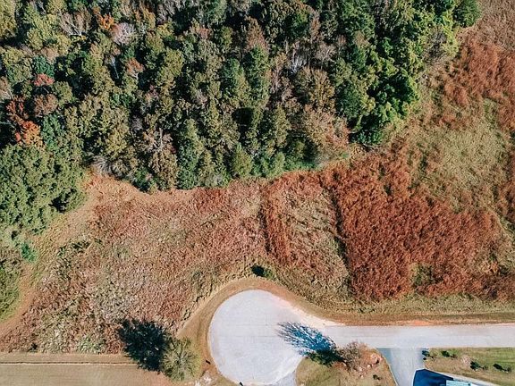 3rd image of 2 Callaway Dr