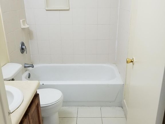 4th image of 1381 Crotona Ave