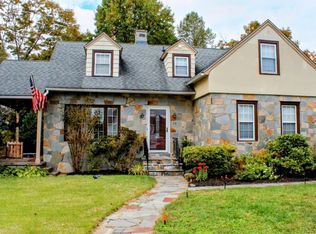 18 Flyers Dr, Norwich, CT 06360