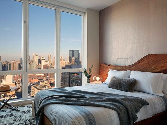 4th image of 605 W 42nd St APT 18H