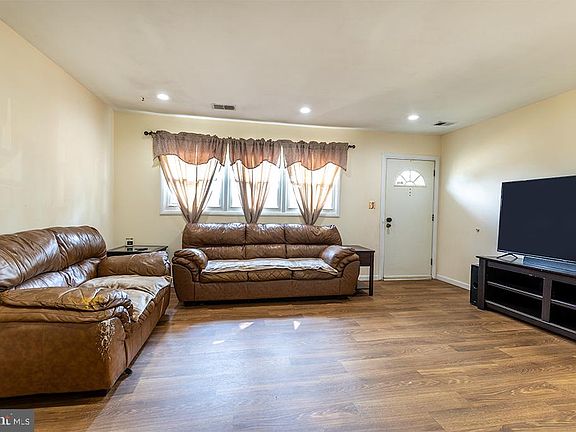 2nd image of 1503 Tieman Dr