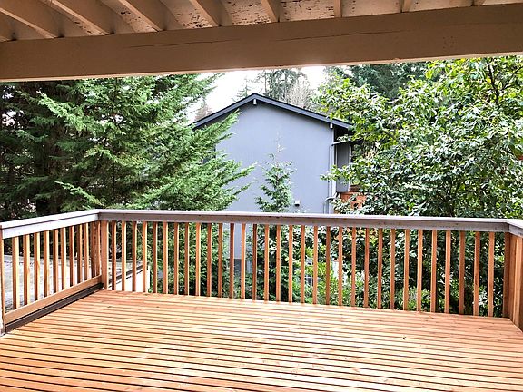 2nd image of 129 108th Ave SE #6