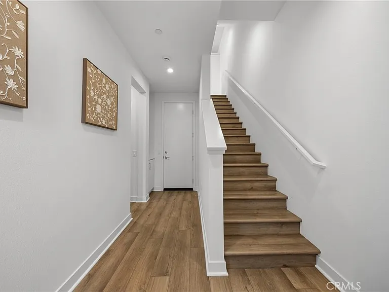 637 S Lyon St — Photo 3