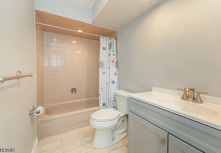 61 Elm St — Photo 17