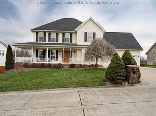 609 Steeple Chase Dr, Hurricane, WV 25526