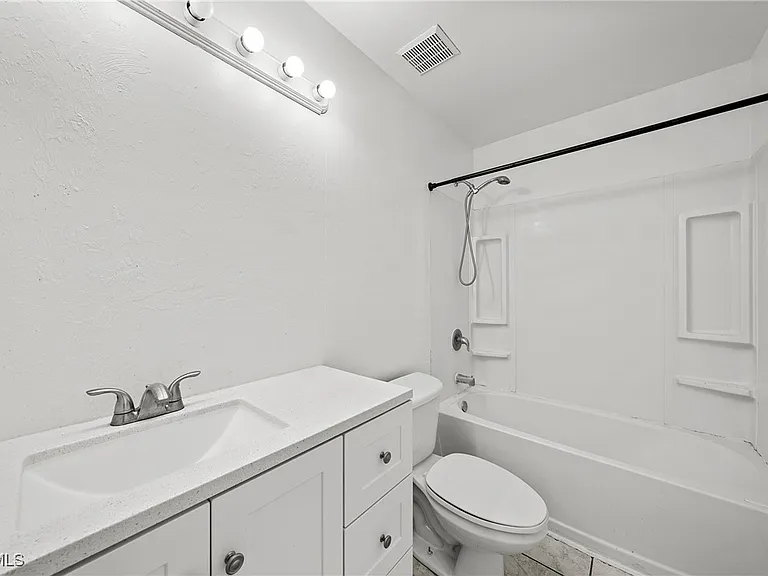 4735 30th St SW — Photo 14