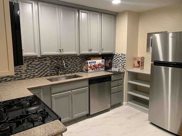 1118 S Mason Rd — Photo 3