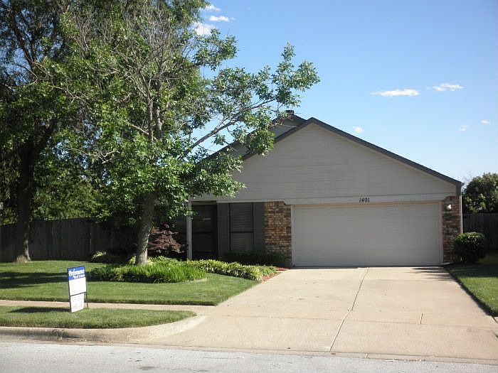 1401 Laguna Vista