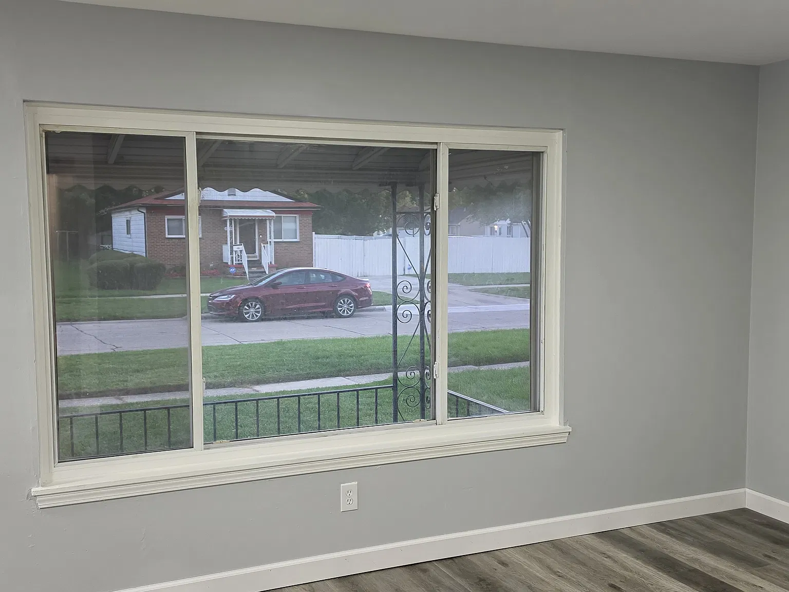 3 bed, 975 sqft, $1,800 — Photo 2