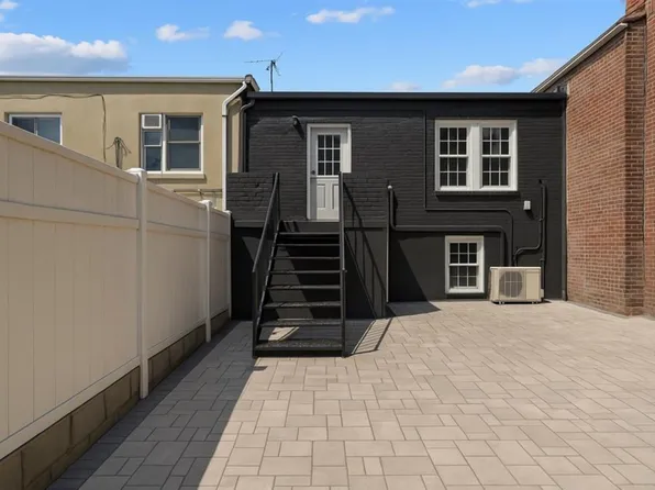 752 Lenox Road image 4 of 14