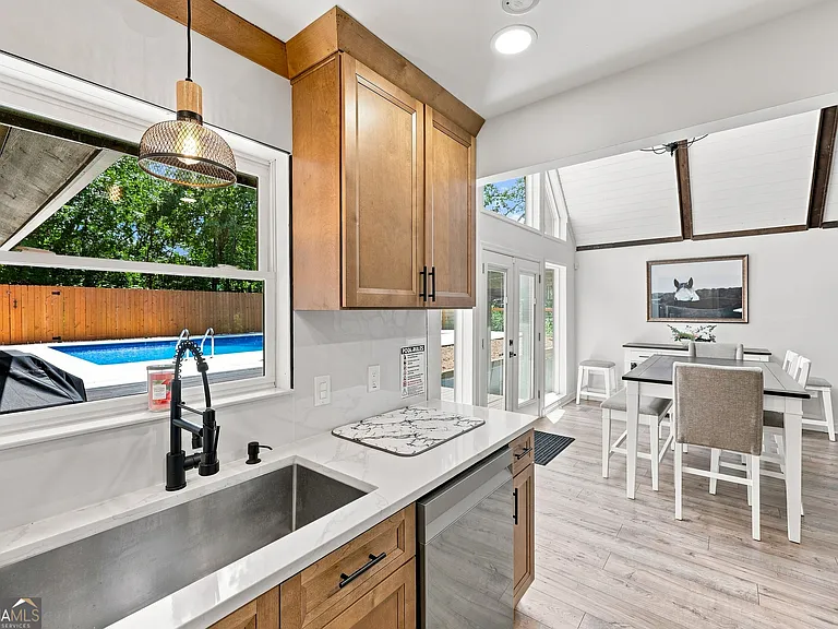 4225 Twin Rivers Dr — Photo 16