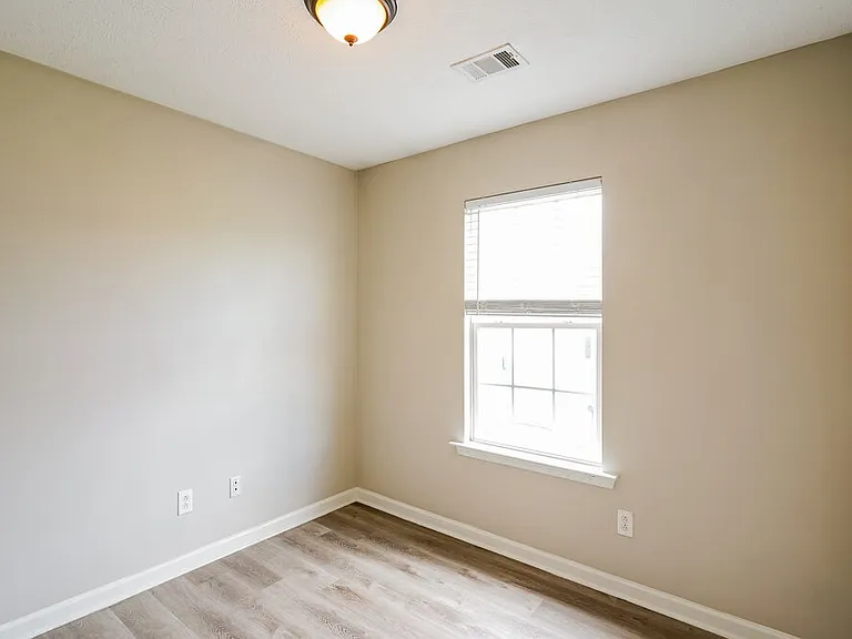 1021 Tammy Sue Ln — Photo 13