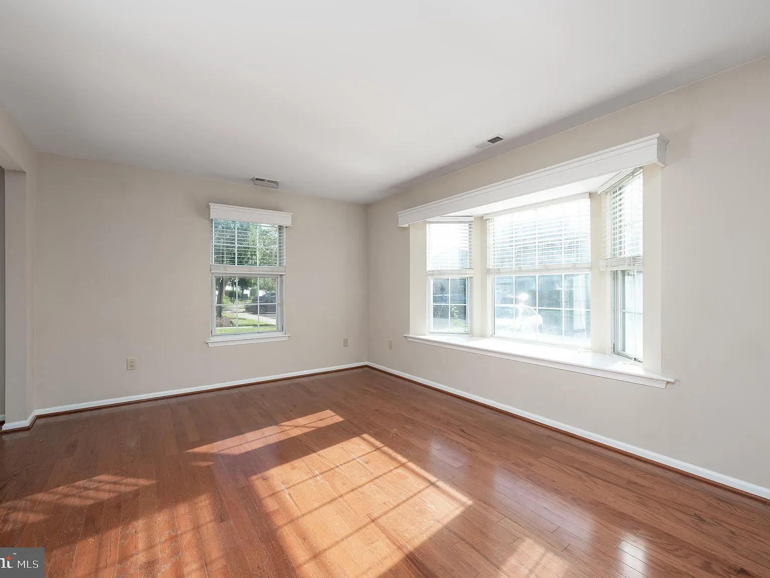 2 bed, 2.5 bath, 1288 sqft, $2,350 — Photo 4