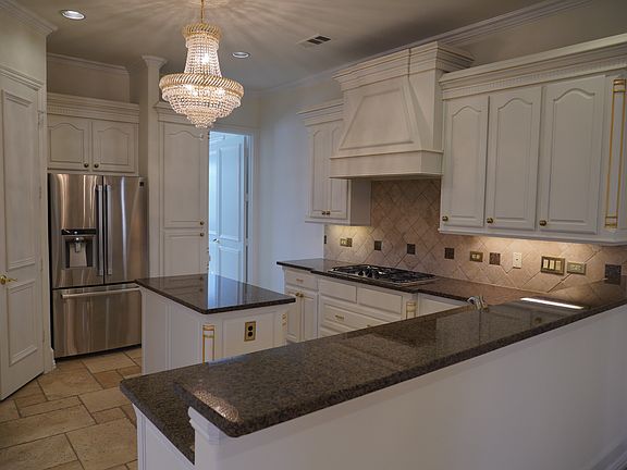5th image of 7117 Covewood Dr