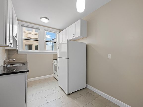 3rd image of 1640 Kirkham St APT 6