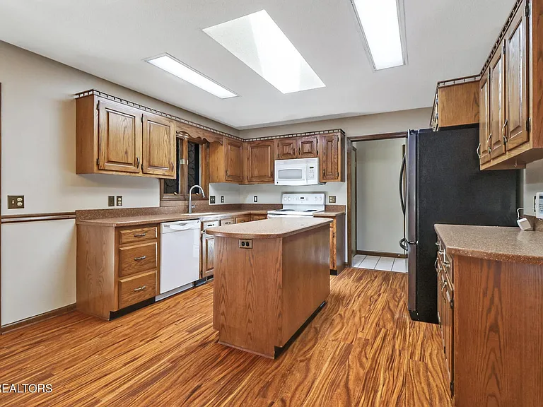 101 Walden Ridge Dr — Photo 5