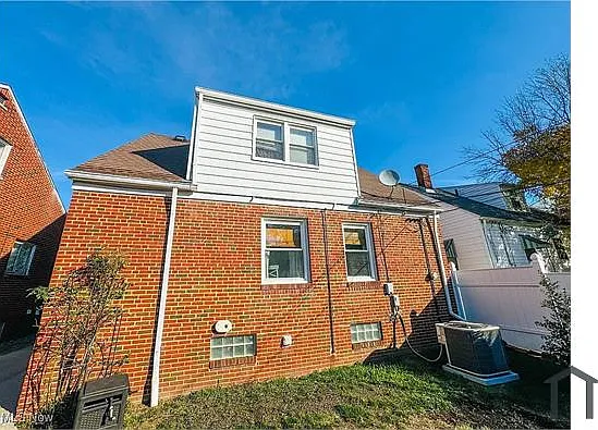 16318 Elberta Ave — Photo 2