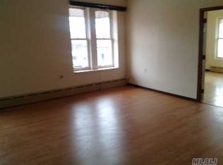 14132 224th St, Laurelton, NY 11413