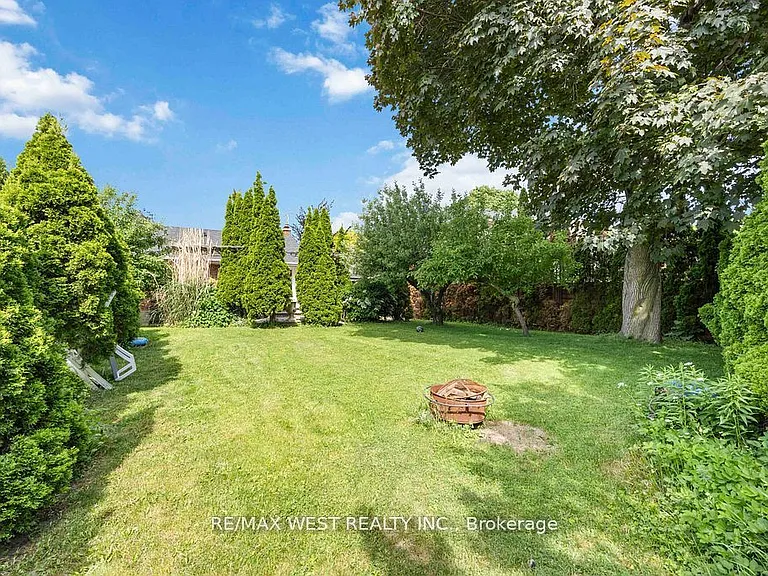 11 Duval Dr — Photo 23