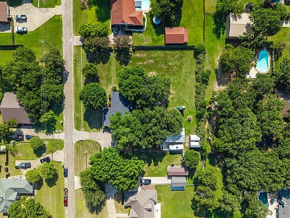 5th image of 209 Live Oak Ln