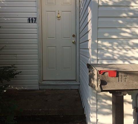 4th image of 117 Stratford Ave