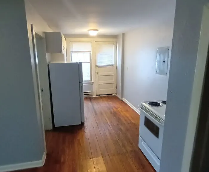 10205 Madison Ave #5 — Photo 3