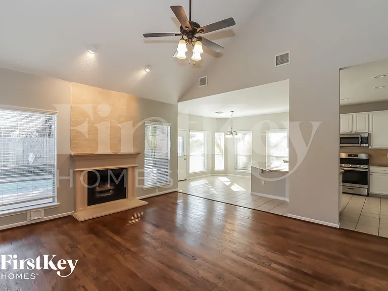 19326 Hikers Trail Dr — Photo 4