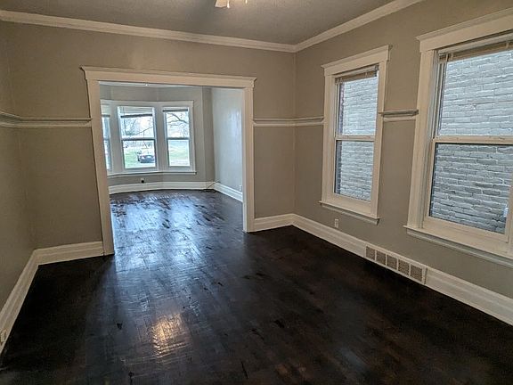 5th image of 534 Holbrook St