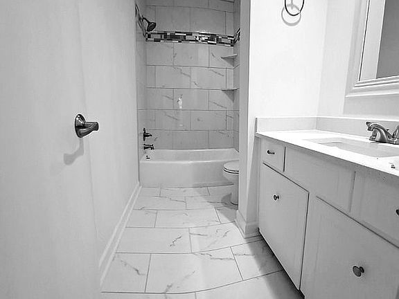 4th image of 7432 W 102nd Ct