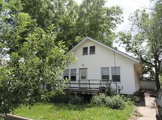 834 Crawford St, Clay Center, KS 67432