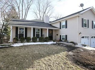 52 Swift Ln, Naperville, IL 60565