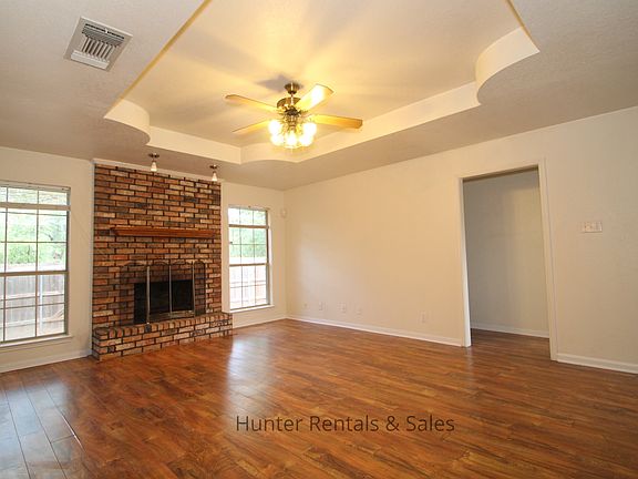 4th image of 3211 Pebble Dr