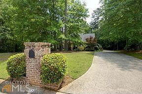 2nd image of 20 Bradley Ct