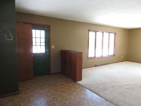 Living room/Entry