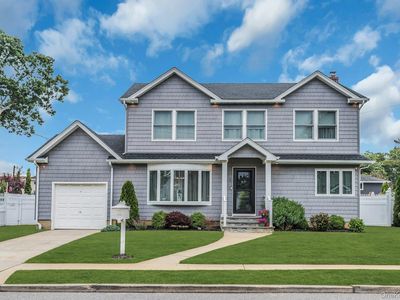 9 Pompano Lane, Massapequa Park, NY, 11762