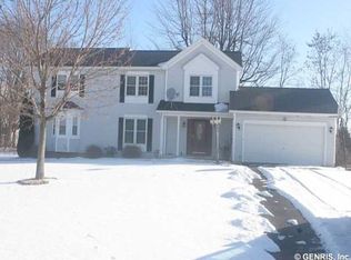 1104 Frawley Dr, Webster, NY 14580