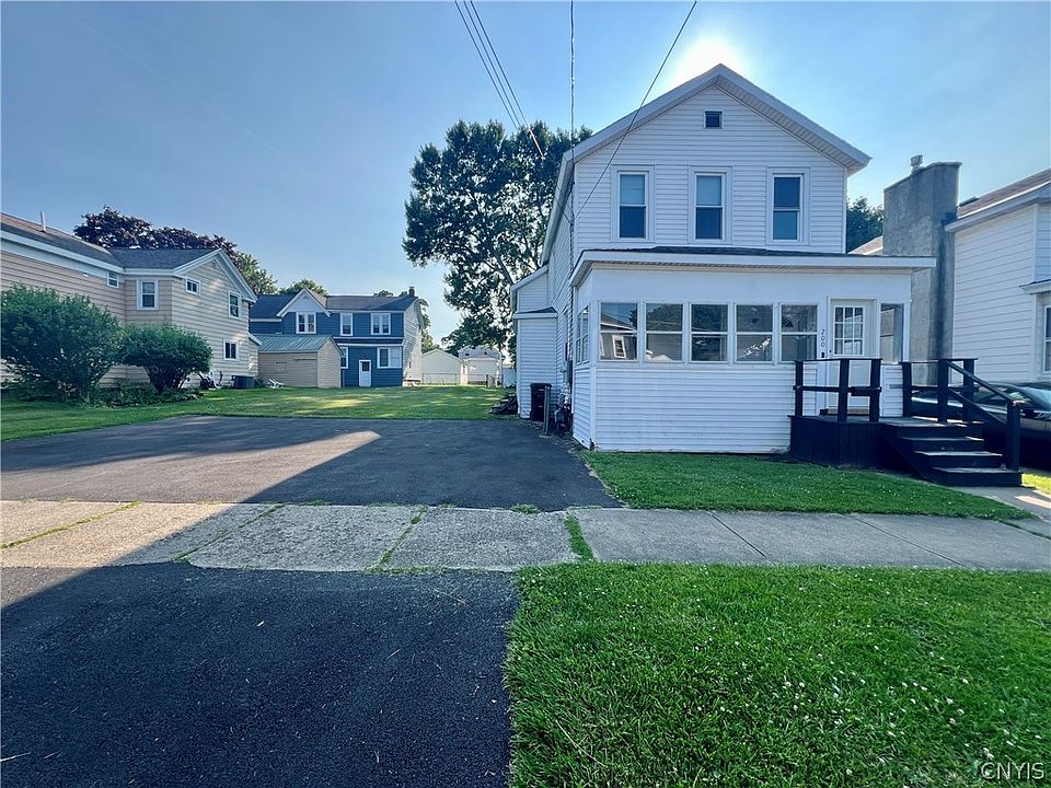 1st image of 200 W 6th St