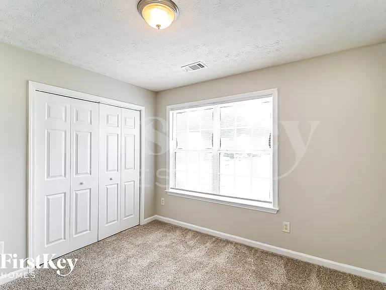 8012 Mustang Ln — Photo 16