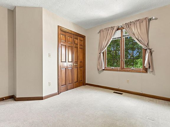 48th image of 205 Falcon Dr